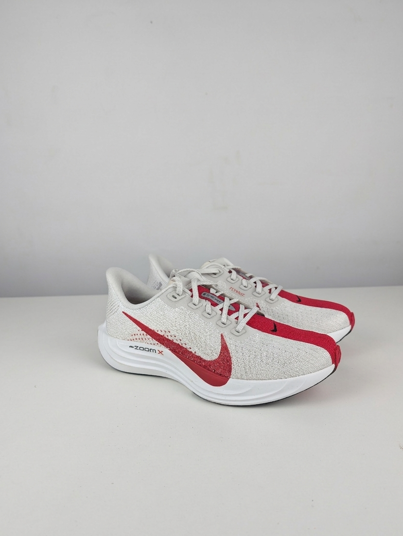 Nike Pegasus Plus FQ7262-003 - Chaussure de running blanc/rouge