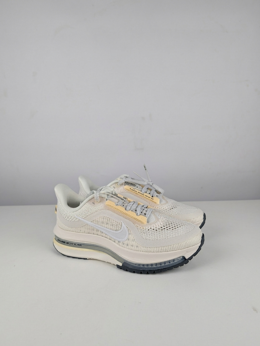 Nike HQ2593-104 - Chaussure de running